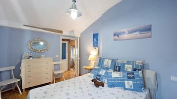 1 slaapkamer, een strijkplank/strijkijzer, gratis wifi, beddengoed