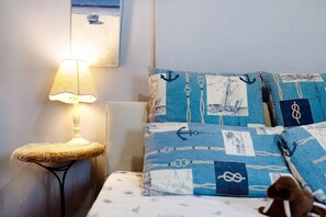 1 habitación, tabla de planchar con plancha, wifi gratis y ropa de cama 