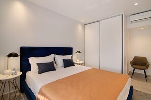 1 bedroom, iron/ironing board, free WiFi, bed sheets - "Apartamento Albufeira Prestige" with Pool, Wi-Fi & Garden (Albufeira)