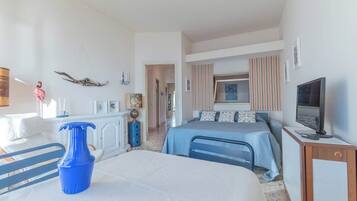 1 chambre, fer et planche à repasser, Wi-Fi gratuit, draps fournis