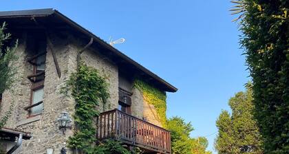 Holiday Home 'Cascina Taronico' with Lake View and Wi-Fi