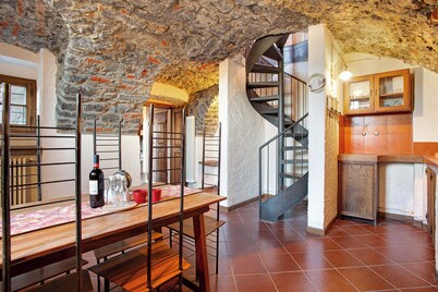 Vacation Home 'Cascina Taronico' with Lake View & Wi-Fi