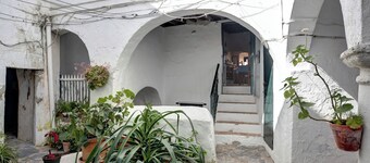 Sunny Rustic Townhouse with large private terrace and great south facing views