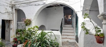 Sunny Rustic Townhouse with large private terrace and great south facing views