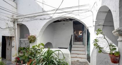 Sunny Rustic Townhouse with large private terrace and great south facing views