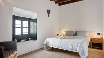 2 slaapkamers, een strijkplank/strijkijzer, gratis wifi, beddengoed