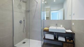 Doccia, asciugacapelli, asciugamani