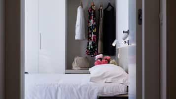 2 chambres, fer et planche Ă repasser, Wi-Fi gratuit, draps fournis