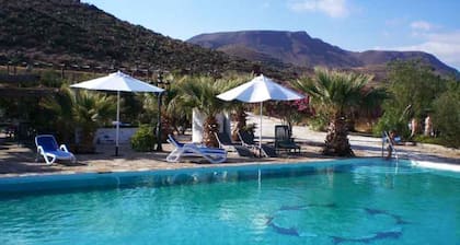 Finca 'Casa Parque Natural 2 - 5' avec vue sur les montagnes, piscine et Wi-Fi.