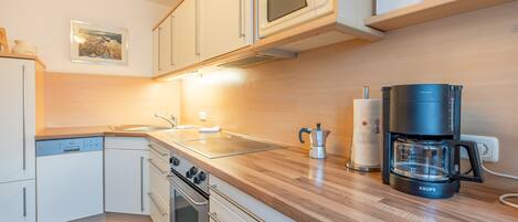 Fridge, microwave, oven, dishwasher