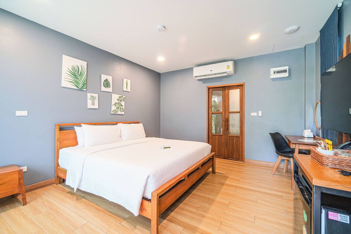 Villa Superior Double Bed | Caja fuerte, escritorio, cortinas opacas y cunas gratuitas