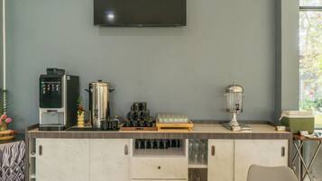 Free daily full breakfast