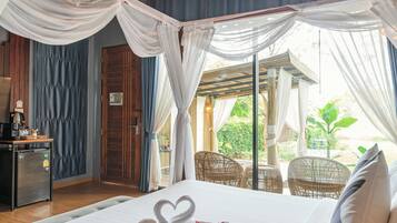 Villa Suite | Coffres-forts dans les chambres, bureau, rideaux occultants