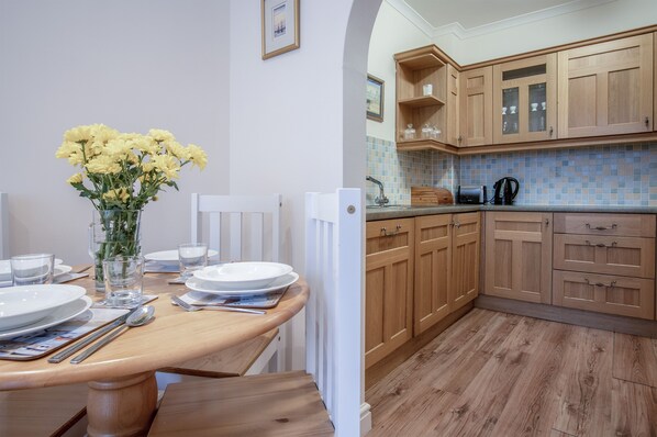 Apartment (1 Bedroom) | Living area | 17-inch flat-screen TV with cable channels, TV - Arcadia - 1 Bedroom Apartment - Tenby (Tenby)