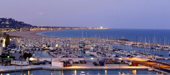 HHBCN Beach apartment Castelldefels #3