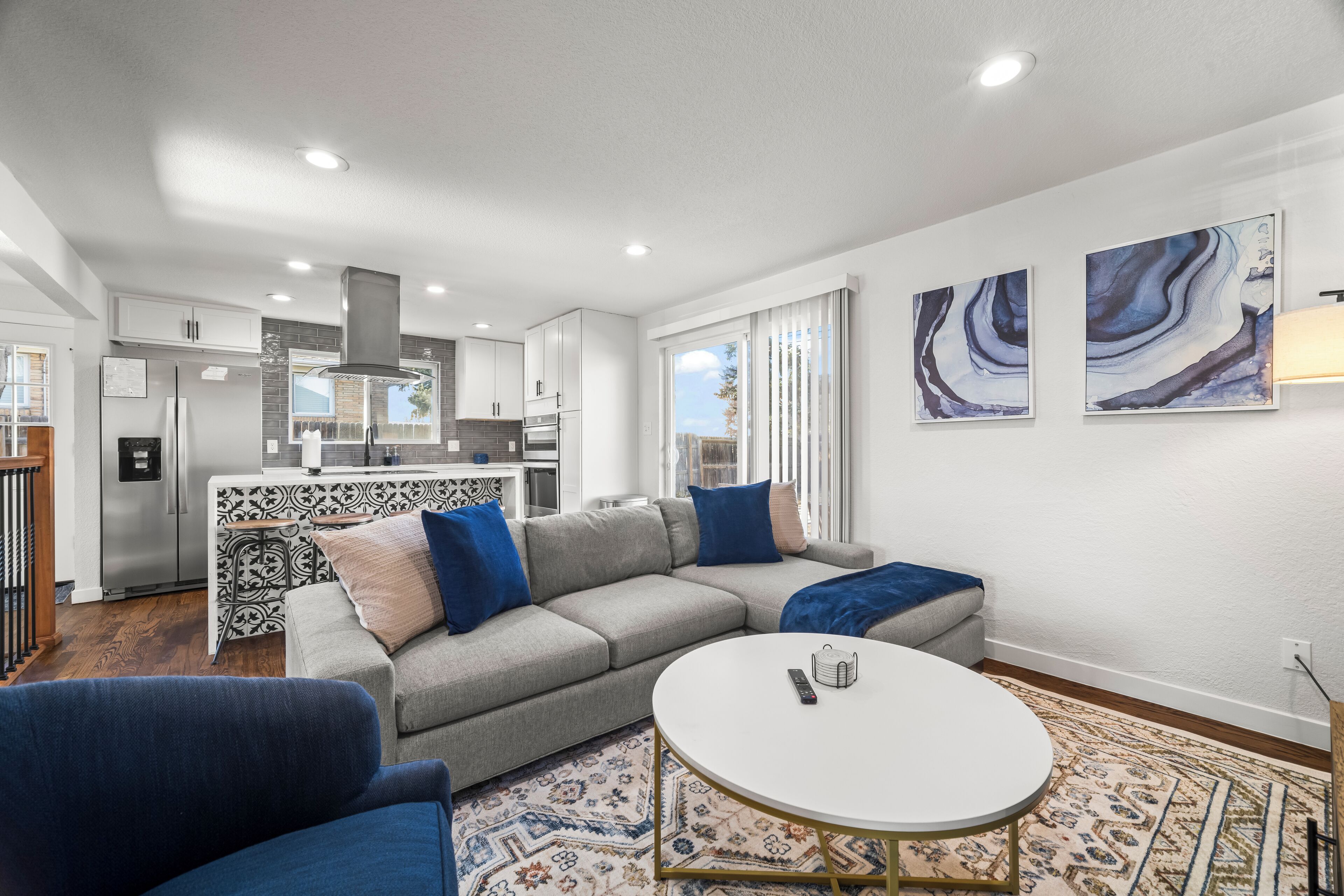 Een smart-tv en een kantoor