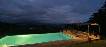 Luxury traditional Villa with private infinity pool. Stunning views of Todi