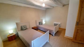 2 chambres, fer et planche Ă  repasser, lit parapluie, Wi-Fi gratuit
