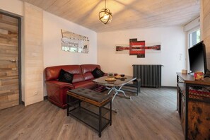 Smart TV, books - Gîte NOMINOË *** Estate with SPA (Meslan)