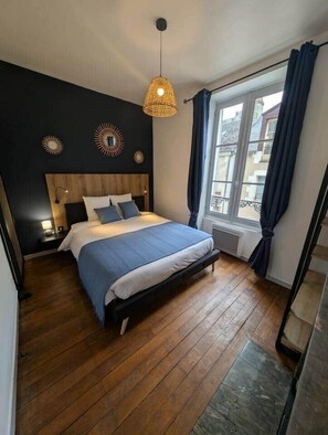 2 slaapkamers, een strijkplank/strijkijzer, wifi, beddengoed