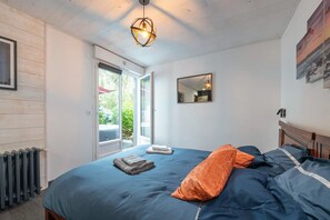 1 slaapkamer, een strijkplank/strijkijzer, reisbedje, gratis wifi