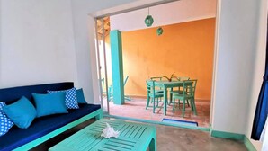 Cottage | Living area - Mahi Mahi Cottage (Dikwella)