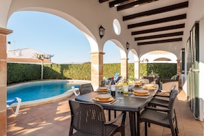 Outdoor dining