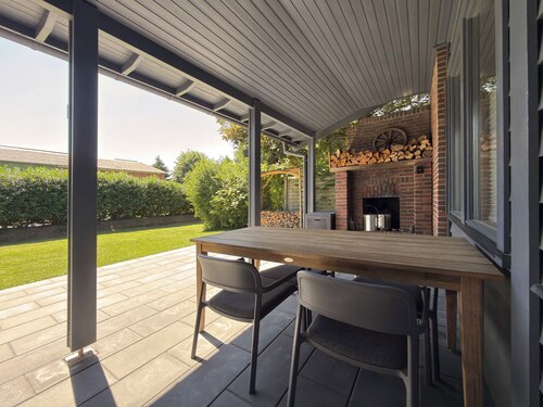 Landstudio - Schwedenhaus mit Kamin am Feldrand