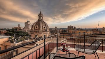 Kamar Panorama (Venezia Terrace) | Teras/patio