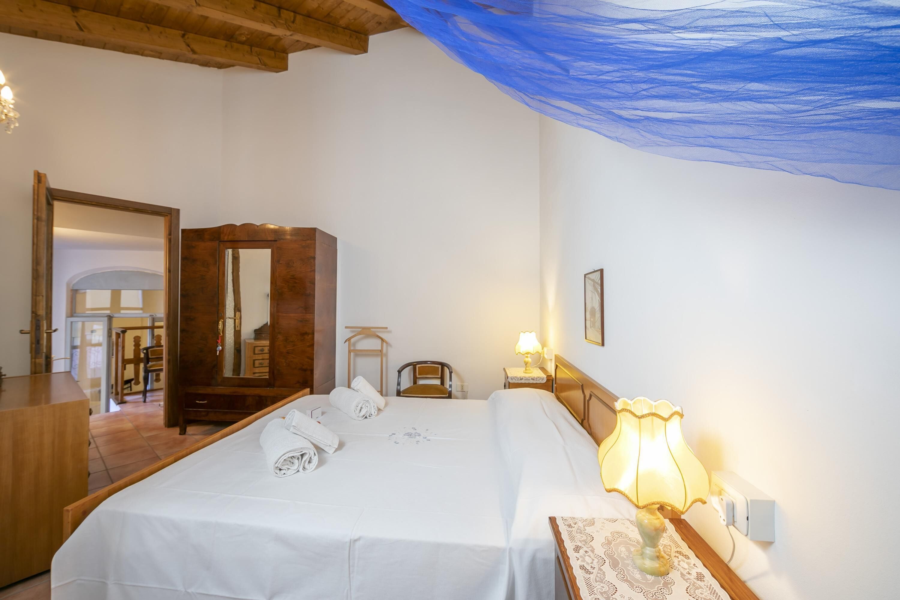 Appartamento Standard, camere multiple (Gufo - Navy- 100m  Near Lake) | 1 camera, Wi-Fi (a pagamento), lenzuola