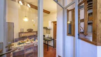 Standard-Apartment, Mehrere Schlafzimmer (Gufo - Navy- 100m Near Lake) | Speisen