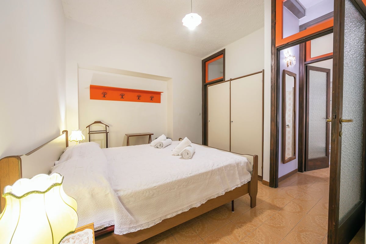 Standard Apartment, Multiple Bedrooms (Gufo - Orange 100m Near Lake) | 1 bedroom, WiFi, bed sheets