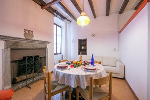 Standard Apartment, Multiple Bedrooms (Gufo - Orange 100m  Near Lake) | Dining - Sergio Il Gufo Apartments (Toscolano Maderno)