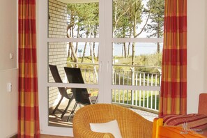 TV, stereo - Apartment directly on the beach, balcony with sea view - Dünenresidenz FeWo Windjammer (Juliusruh)