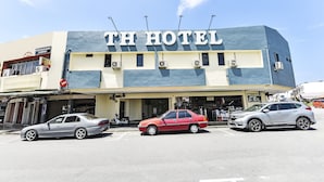 Front of property - OYO 90445 Th Hotel (Bahau)