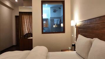 Deluxe Double or Twin Room | Free WiFi, bed sheets