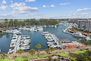 Marina - Stunning Marina & Water Views - Newly Renovated Bathrooms, Bike to Beach! (Hilton Head Island)