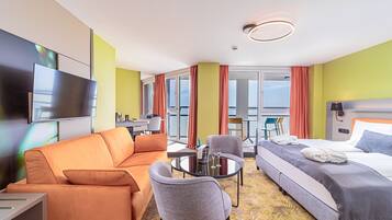 Deluxe Room | Premium bedding, minibar, in-room safe, desk