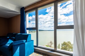 Junior Suite | Premium bedding, minibar, in-room safe, desk - Hotel Helikon (Keszthely)
