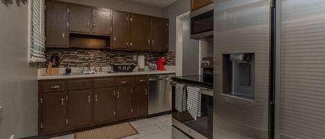 Køleskab, mikrobølgeovn, ovn, opvaskemaskine