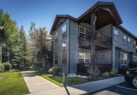 Exterior. Perfect Mountain Family Condo Near Grand Targhee and Driggs