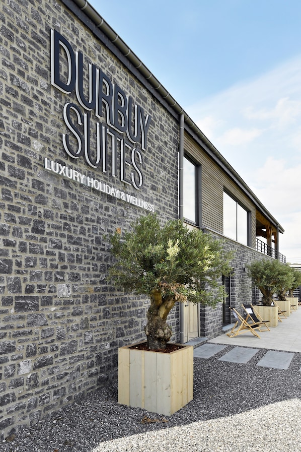Exclusive Suite | Front of property