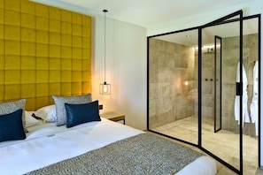 Junior-Suite | 1 Schlafzimmer, hochwertige Bettwaren, Betten mit Memory-Foam-Matratzen