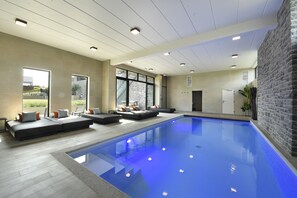 Indoor pool, pool loungers
