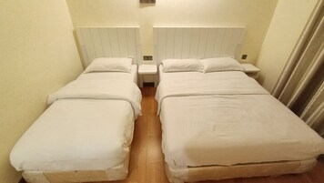Quarto triplo luxo | 1 quarto, Wi-Fi de cortesia, roupa de cama