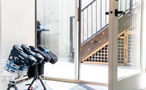 Interior - Quiet Private Stay in Peaceful Arrow Heights (Revelstoke)