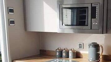 Kabin | Dapur pribadi | Lemari es, microwave, oven, dan kompor