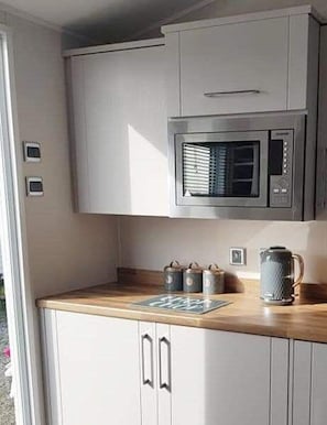 Kabin | Dapur pribadi | Lemari es, microwave, oven, dan kompor