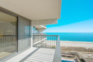 Property grounds - Cute, cozy 2 bedroom oceanfront condo with free WiFi, a great ocean view, and awesome amenities including indoor/outdoor pools and a game room located uptown! (Ocean City)