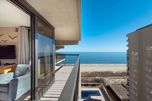 Property grounds - Cute, cozy 2 bedroom oceanfront condo with free WiFi, a great ocean view, and awesome amenities including indoor/outdoor pools and a game room located uptown! (Ocean City)